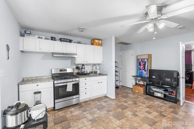 68 W edward Street, Iselin, NJ 08830