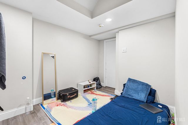68 W edward Street, Iselin, NJ 08830
