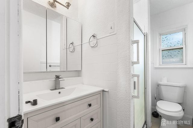 68 W edward Street, Iselin, NJ 08830