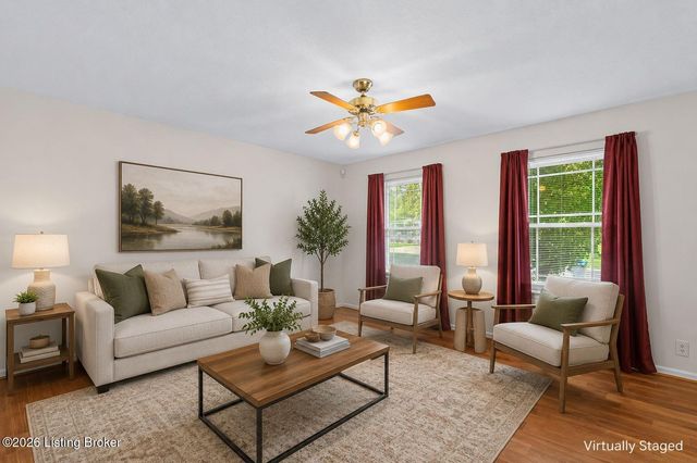 3821 Hillcross Dr, Louisville, KY 40229