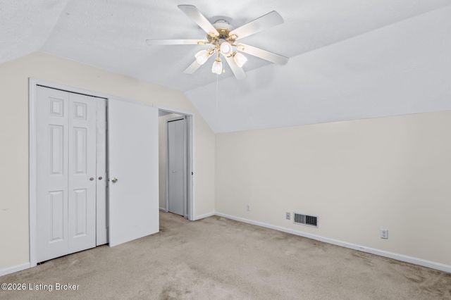 3821 Hillcross Dr, Louisville, KY 40229