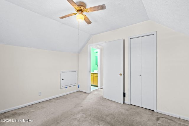 3821 Hillcross Dr, Louisville, KY 40229