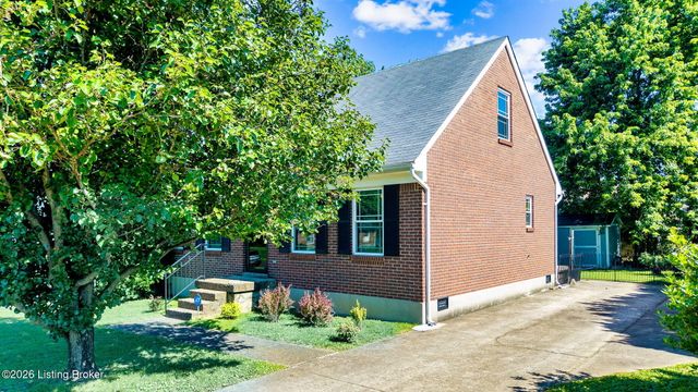 3821 Hillcross Dr, Louisville, KY 40229