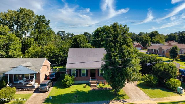 3821 Hillcross Dr, Louisville, KY 40229