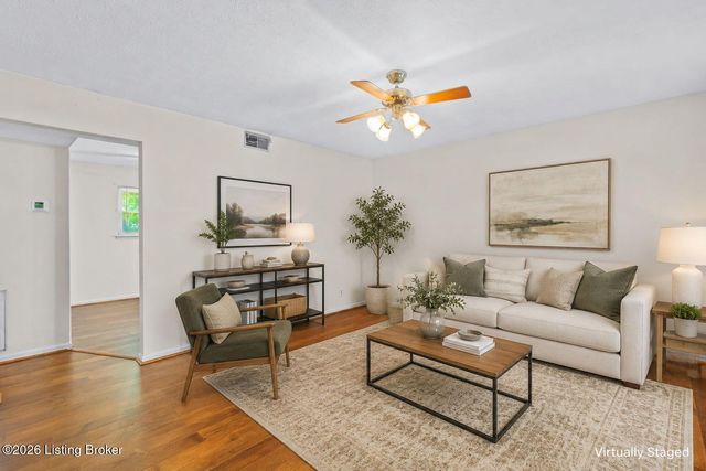 3821 Hillcross Dr, Louisville, KY 40229