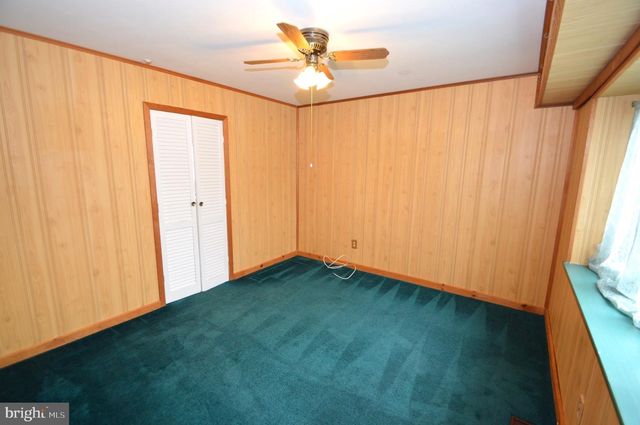 8 HOLTON LN, Willingboro, NJ 08046