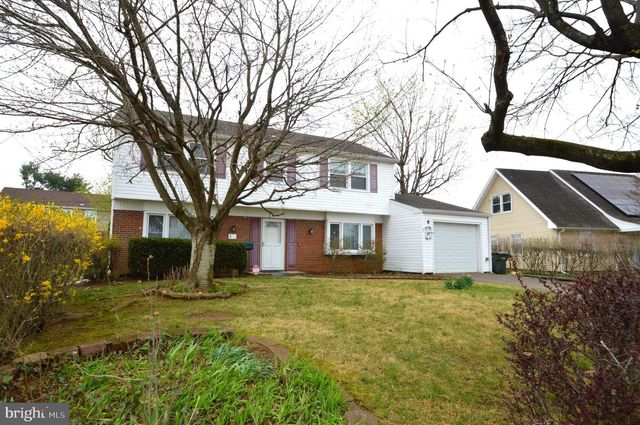 8 HOLTON LN, Willingboro, NJ 08046
