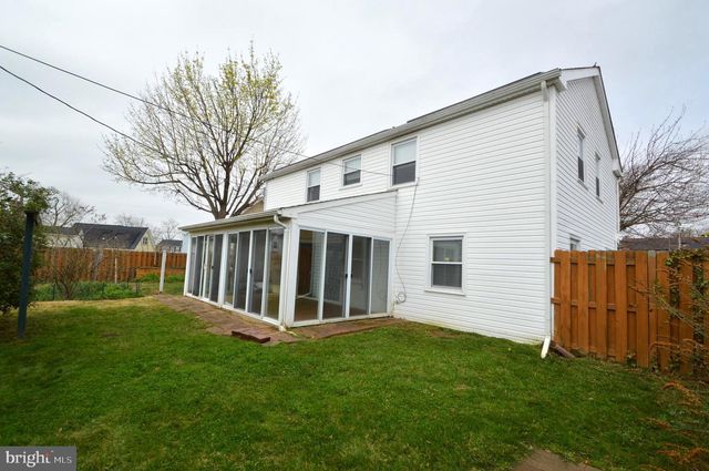 8 HOLTON LN, Willingboro, NJ 08046