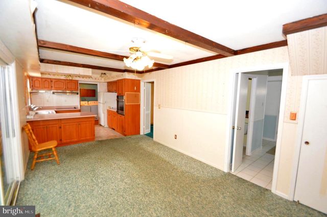 8 HOLTON LN, Willingboro, NJ 08046