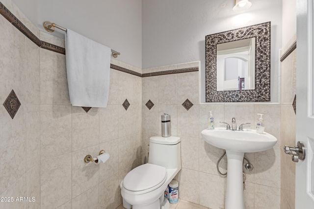 5811 W IRMA Lane, Glendale, AZ 85308