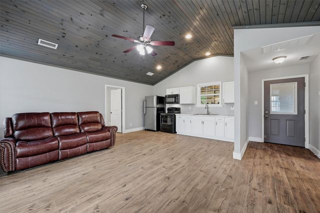 1420 W Shepherd Drive, Sherman, TX 75092