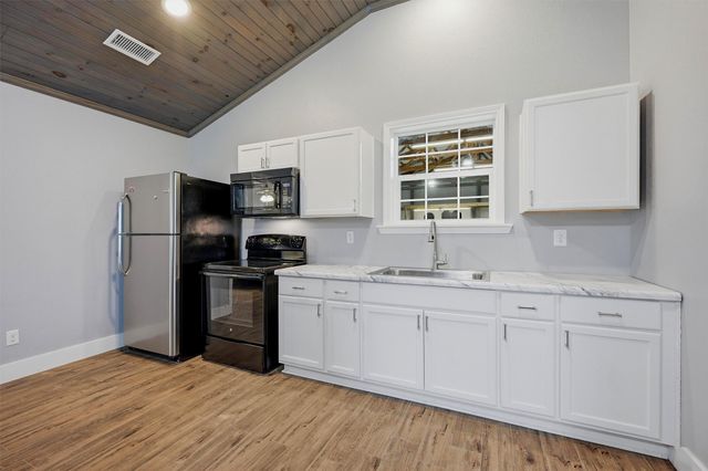 1420 W Shepherd Drive, Sherman, TX 75092
