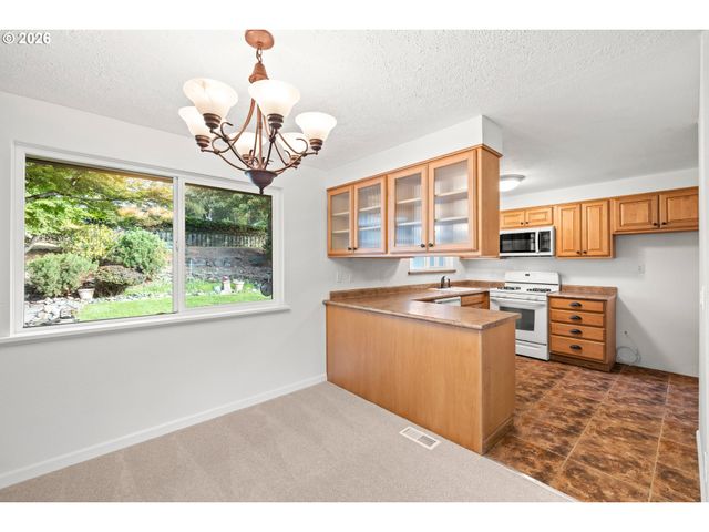 4495 Se CHELSEA St, Milwaukie, OR 97222