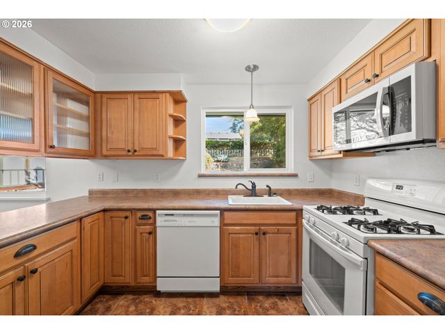 4495 Se CHELSEA St, Milwaukie, OR 97222