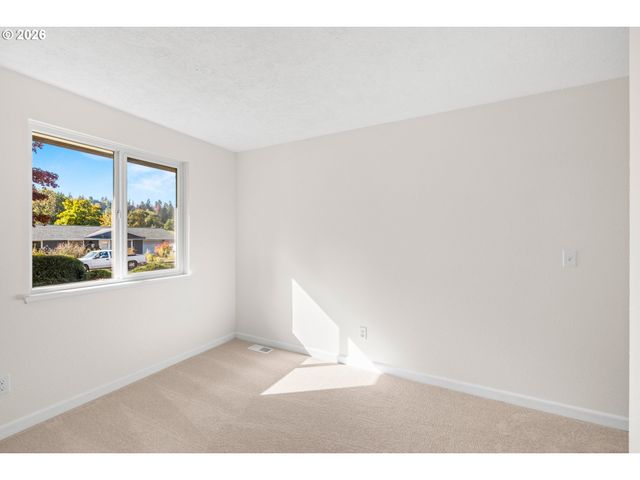 4495 Se CHELSEA St, Milwaukie, OR 97222