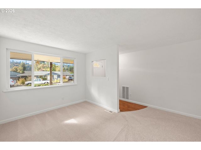 4495 Se CHELSEA St, Milwaukie, OR 97222