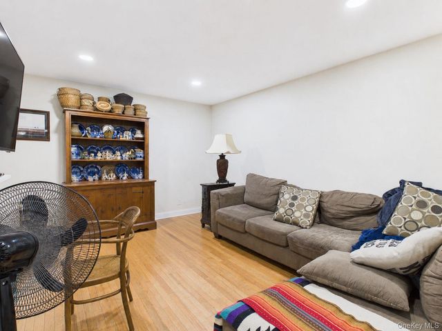 6 Snowbird Lane, Levittown, NY 11756