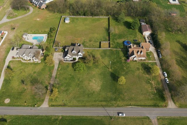 7141 Old Zion Rd, Columbia, TN 38401