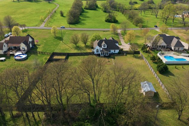 7141 Old Zion Rd, Columbia, TN 38401