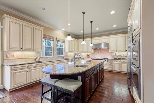 6617 Broadacres Drive, San Jose, CA 95120