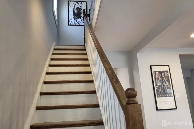 41 2 Avenue, Garwood, NJ 07027