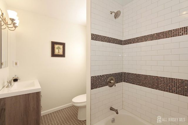 41 2 Avenue, Garwood, NJ 07027