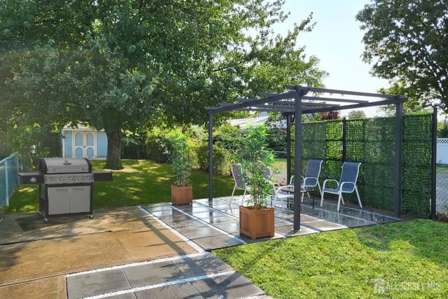 41 2 Avenue, Garwood, NJ 07027