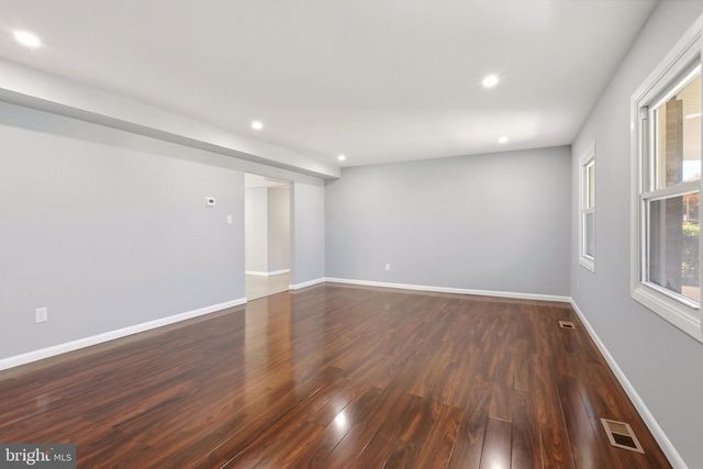 86 MEDFORD LN, Willingboro, NJ 08046