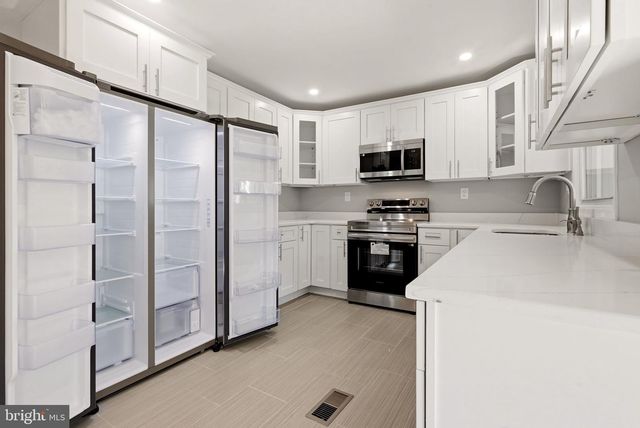 86 MEDFORD LN, Willingboro, NJ 08046