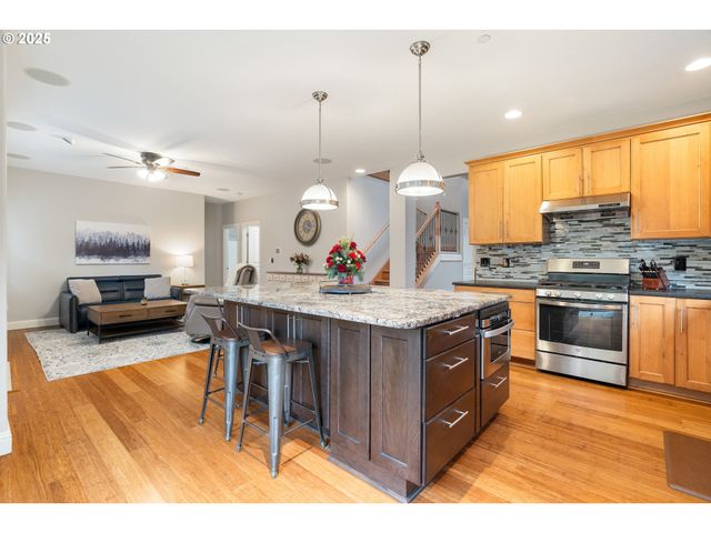 23897 Sw SANDERS Ter, Sherwood, OR 97140