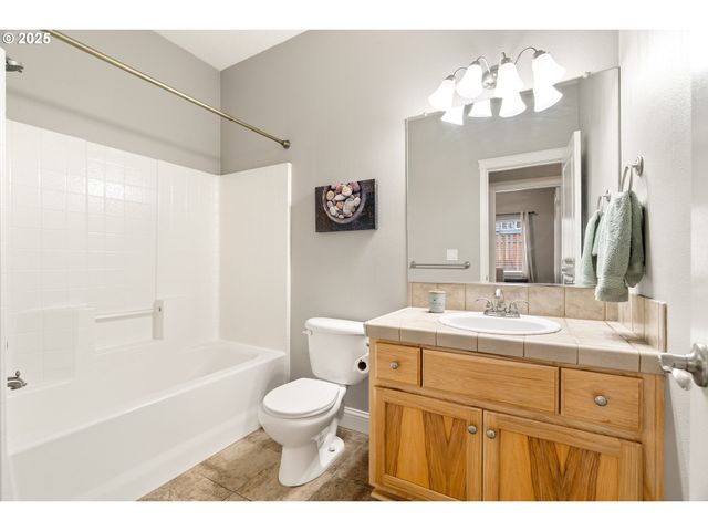 23897 Sw SANDERS Ter, Sherwood, OR 97140