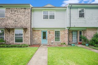 8924 Glacier Avenue, Texas City, TX 77591