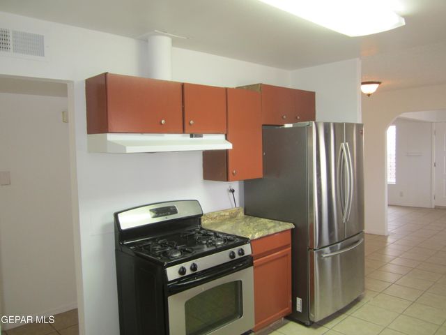 10309 Wilshire Street, El Paso, TX 79924