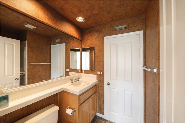 27 Vienne, Irvine, CA 92606