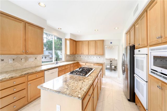 27 Vienne, Irvine, CA 92606