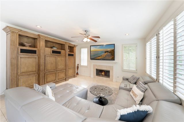 27 Vienne, Irvine, CA 92606