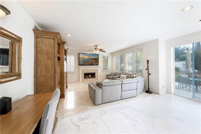 27 Vienne, Irvine, CA 92606