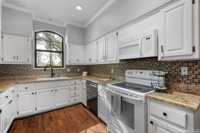 100 W El Prado Dr Apt 112, San Antonio, TX 78212