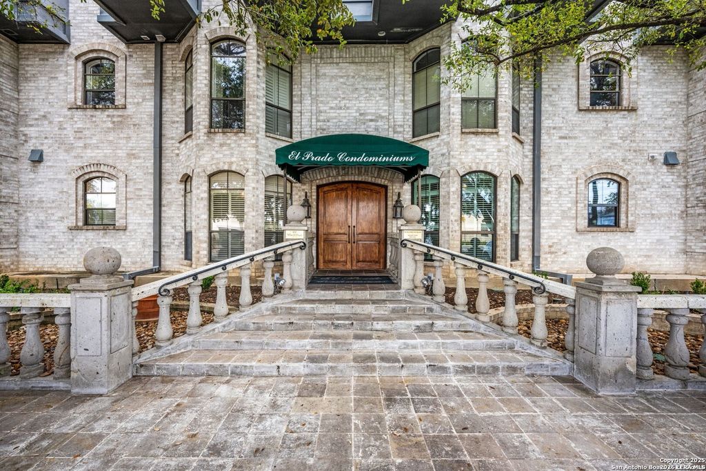 100 W El Prado Dr Apt 112, San Antonio, TX 78212