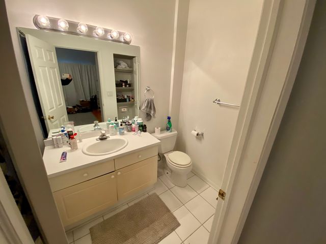 3033 N Racine Avenue 1, Chicago, IL 60657