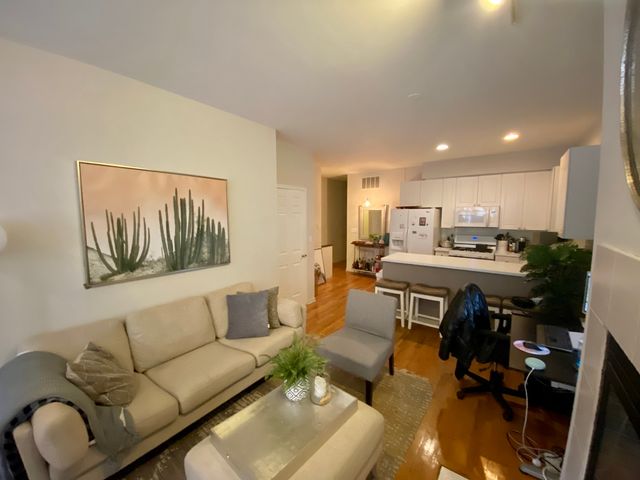 3033 N Racine Avenue 1, Chicago, IL 60657
