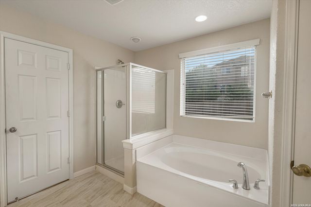 607 Mesa Loop, San Antonio, TX 78258