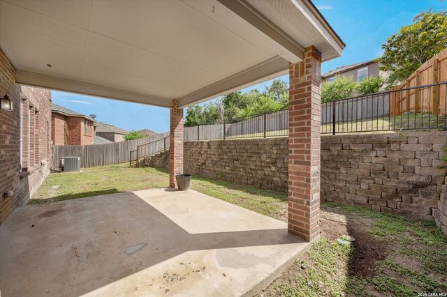 607 Mesa Loop, San Antonio, TX 78258