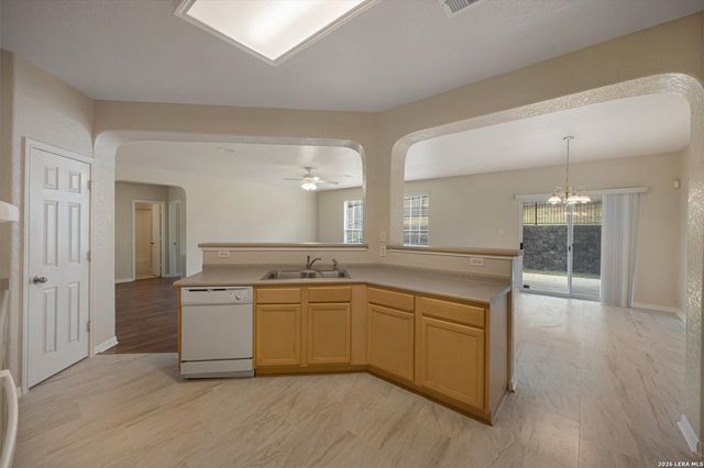 607 Mesa Loop, San Antonio, TX 78258