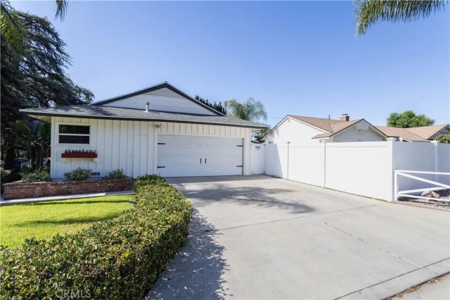 11035 White Oak Avenue, Granada Hills, CA 91344