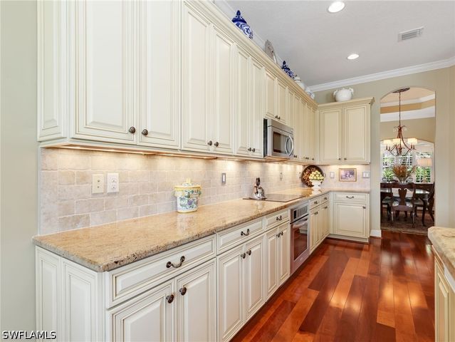 10323 Wishing Stone CT, Bonita Springs, FL 34135