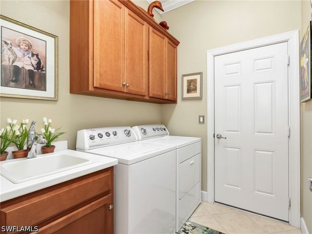 10323 Wishing Stone CT, Bonita Springs, FL 34135