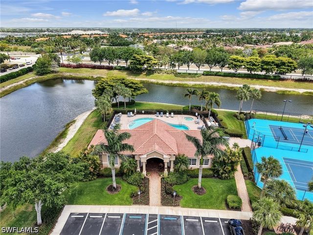 10323 Wishing Stone CT, Bonita Springs, FL 34135