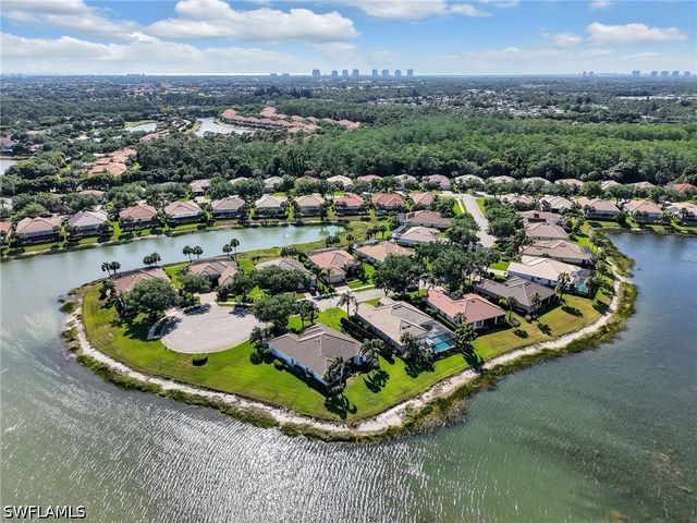 10323 Wishing Stone CT, Bonita Springs, FL 34135