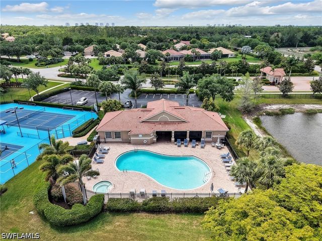 10323 Wishing Stone CT, Bonita Springs, FL 34135